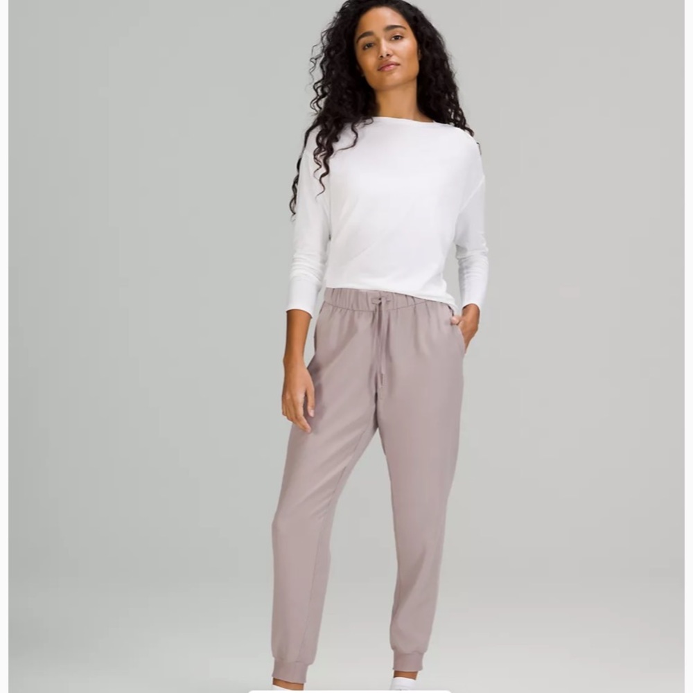 Lululemon On The Fly Jogger 28” * Woven - Picture 2 of 6